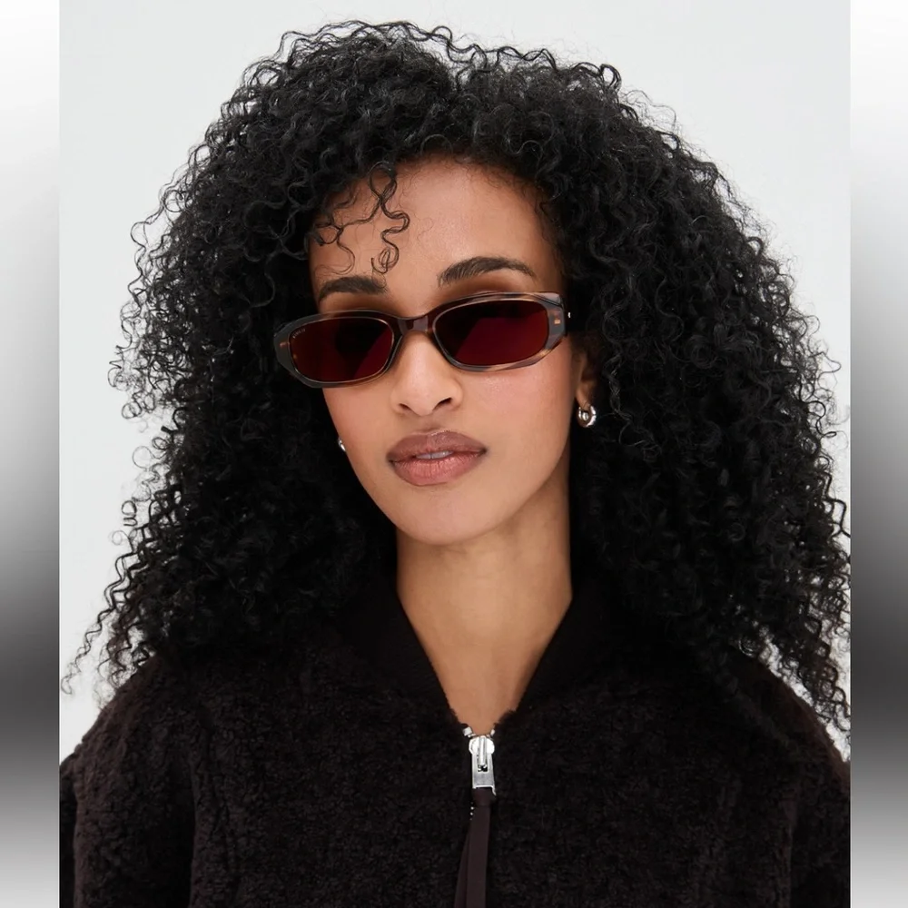 Tortoise Shell Rectangular Sunglasses - Picture 3 of 5